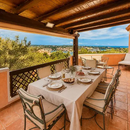 Σπίτι διακοπών Marina Three-bedroom House With Pool *