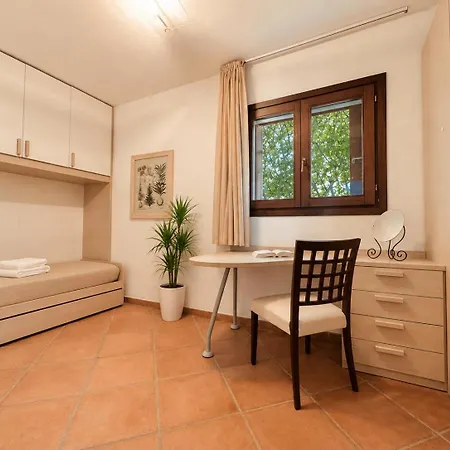 Marina Three-bedroom House With Pool Nyaraló *