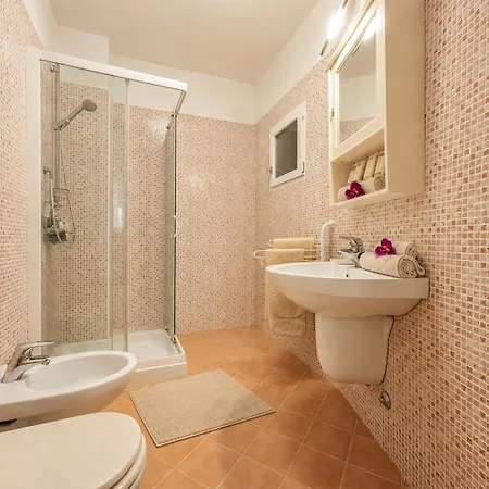 Σπίτι διακοπών Marina Three-bedroom House With Pool
