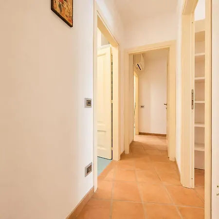בית נופש Marina Three-bedroom House With Pool *