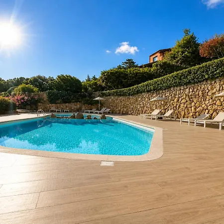 Marina Three-bedroom House With Pool בית נופש *