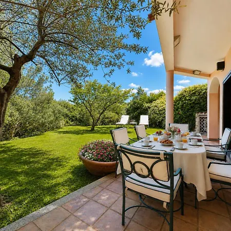 Marina Three-bedroom House With Pool פורטו צ'רבו